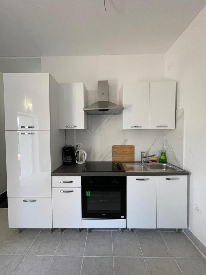 Apartment Ground Floor With Parking Erny Pula Exterior foto