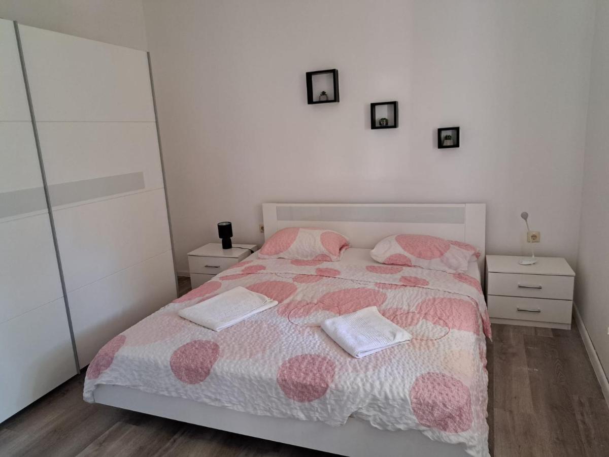 Apartment Ground Floor With Parking Erny Pula Exterior foto